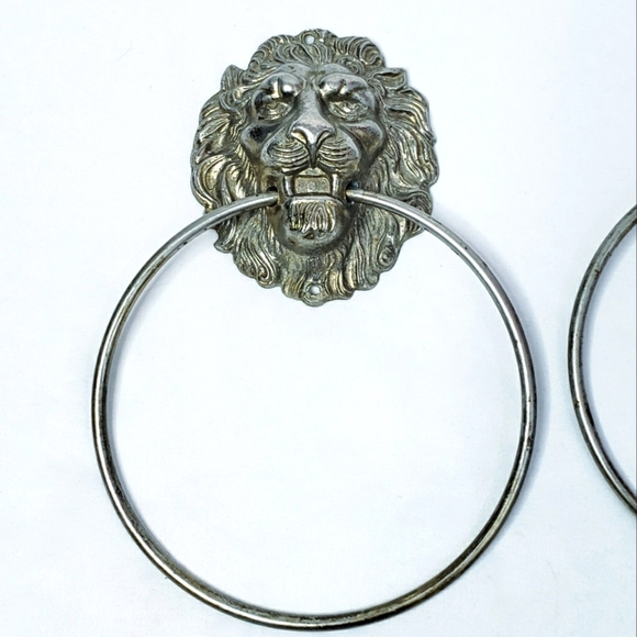 Vintage Pair of Lion Head Brass Door Knockers or Towel Holders - Picture 2 of 16